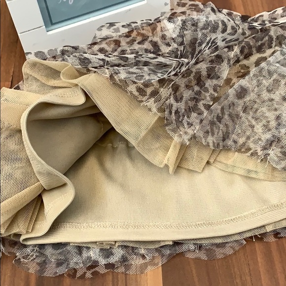 🚺Children’s Place Leopard skirt - Picture 3 of 4